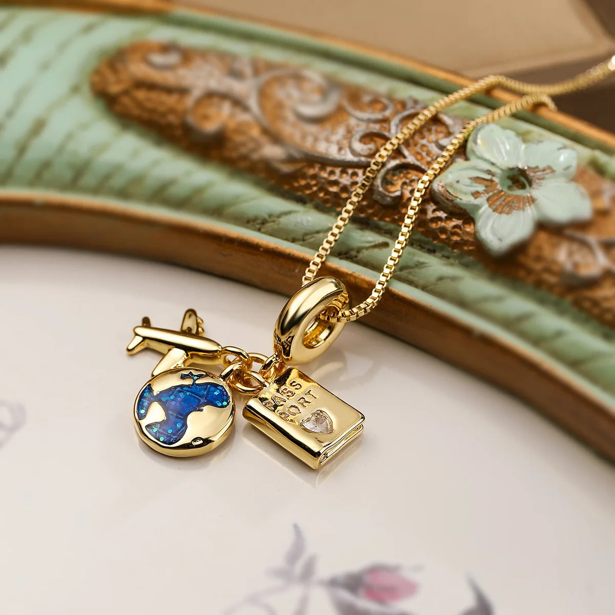 EXPLORERS CHARM NECKLACE