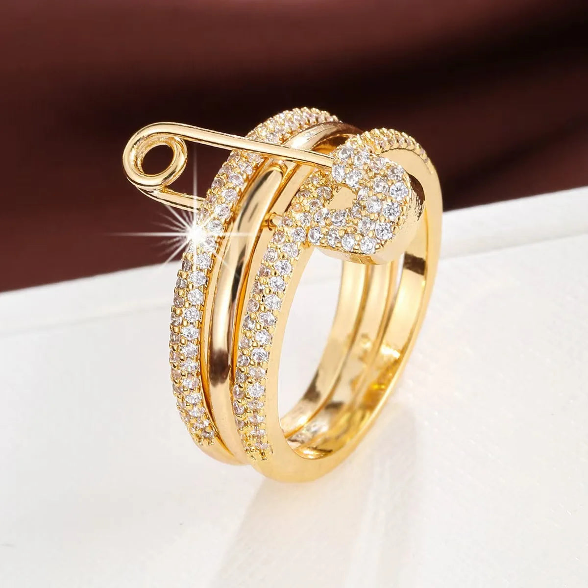 AMORE LINKED RING