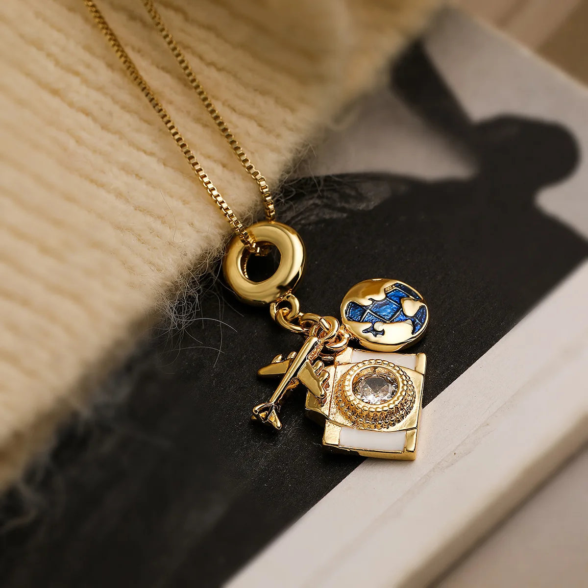 EXPLORERS CHARM NECKLACE