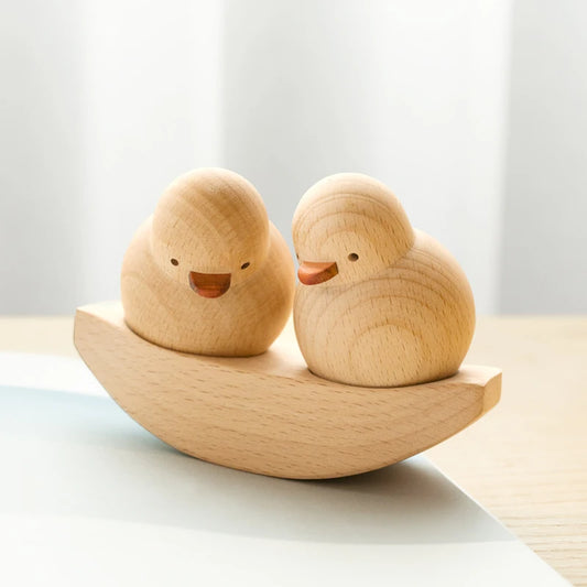 Wooden Lovebirds: Creative Duck Decoration